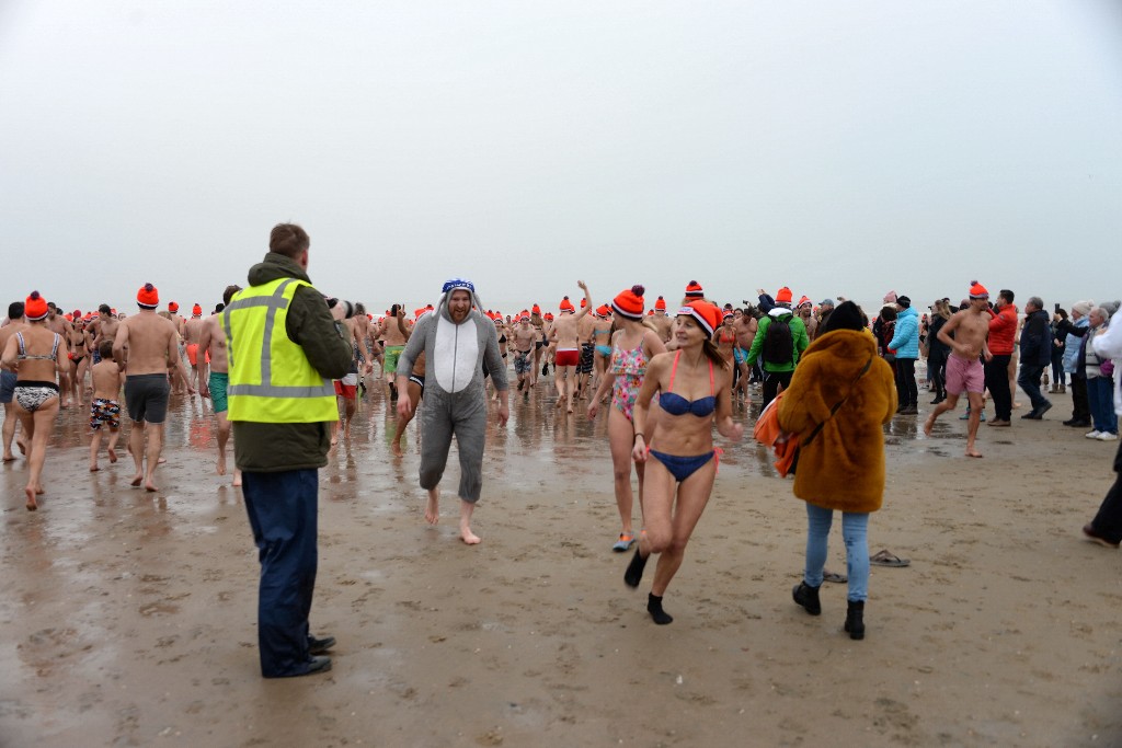 ../Images/Nieuwjaarsduik Nederzandt 2020 068.jpg